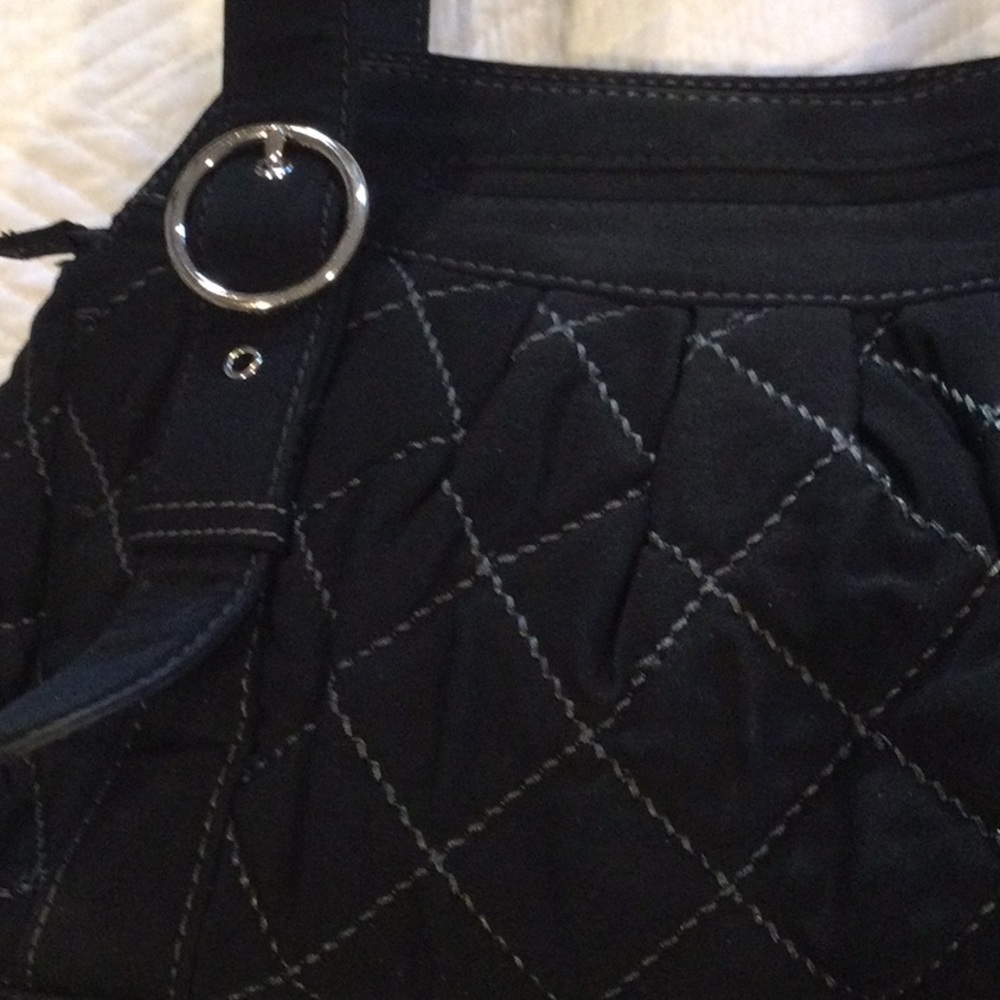 Vera Bradley Black Quilted Shoulder Bag -EUC - Picture 3 of 11